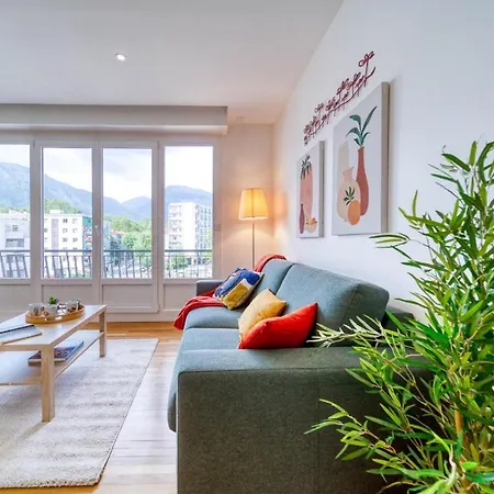 Apartment Le Joli Stade, Avec Magnifique Vue, Grenoble, Rhone Alpes Grenoble