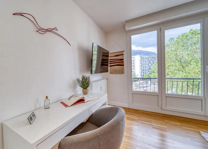 Apartment Le Joli Stade, Avec Magnifique Vue, Grenoble, Rhone Alpes