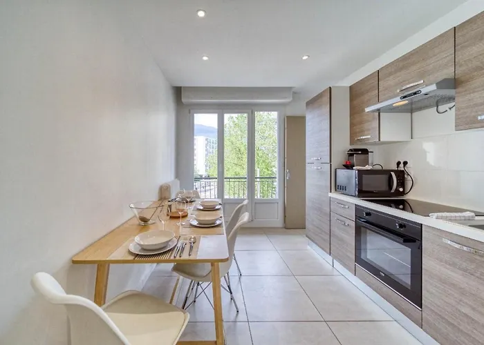 Le Joli Stade, Avec Magnifique Vue, Grenoble, Rhone Alpes Apartment *