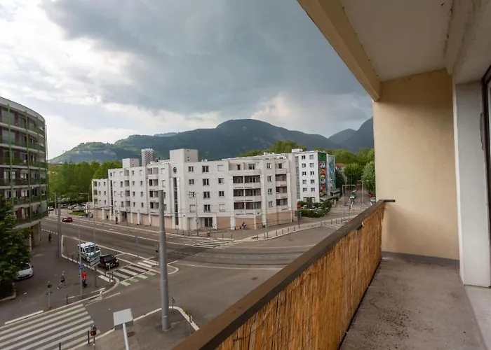 Le Joli Stade, Avec Magnifique Vue, Grenoble, Rhone Alpes Grenoble
