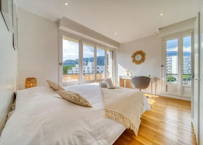 Le Joli Stade, Avec Magnifique Vue, Grenoble, Rhone Alpes *