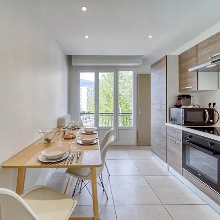 Le Joli Stade, Avec Magnifique Vue, Grenoble, Rhone Alpes Appartement *